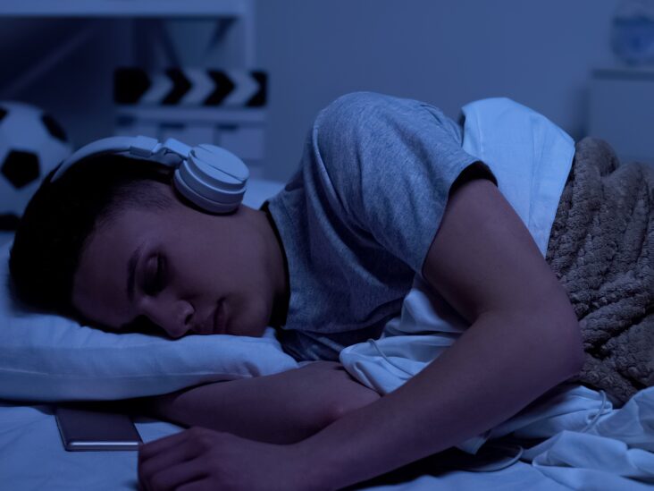 Classical Music During Sleep Helps Students Learn